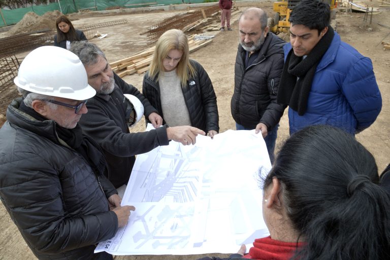 Zamora recorrió la construcción de los microestadios de Benavídez y Don Torcuato