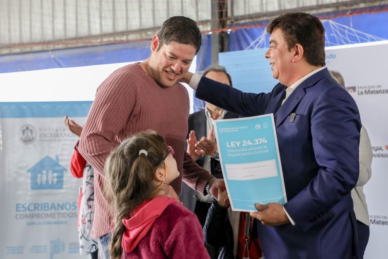Más de 300 familias accedieron a los títulos de propiedad de sus viviendas en La Matanza