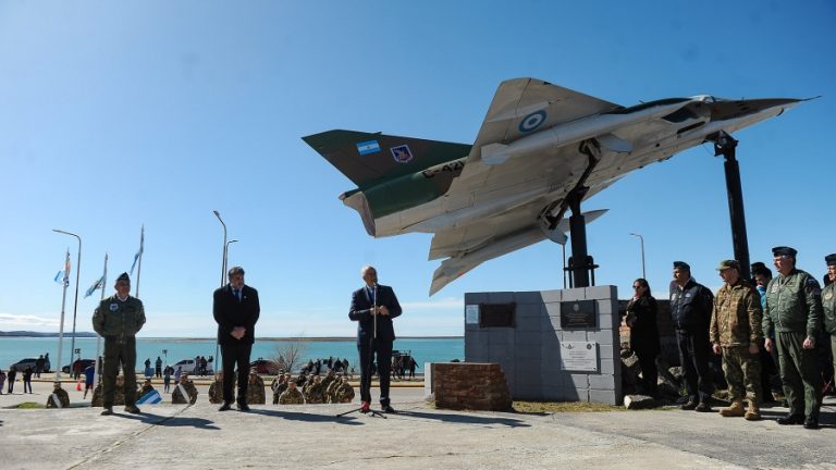 Analizan compra de aviones para las Fuerzas Armadas