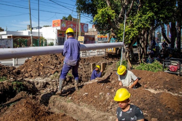 Avanza renovación de red cloacal en San Francisco Solano
