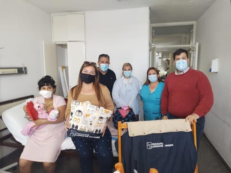 El Municipio entregó más de 3.500 kits de cuna y ajuares a familias de Lomas de Zamora