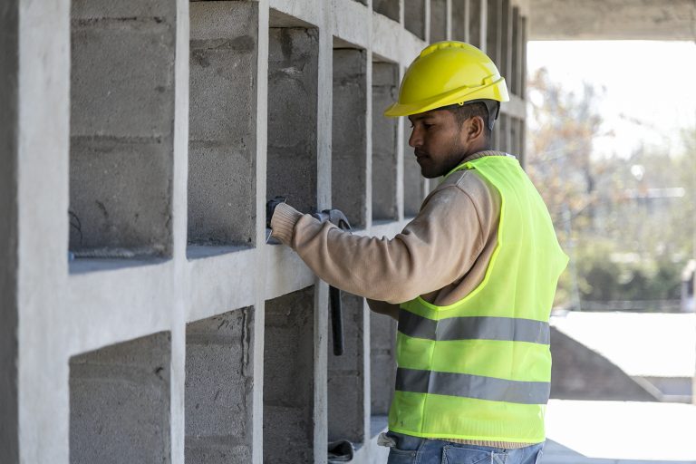 Obras en el cementerio de Rafael Calzada