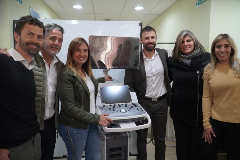 Donaron un ecógrafo para el Hospital de Pontevedra