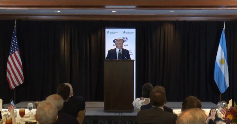 En Houston, Alberto Fernández convocó a los empresarios a invertir en la Argentina