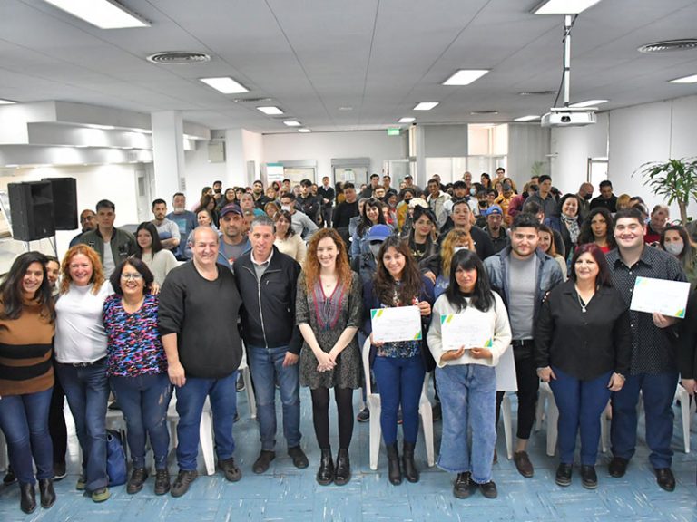 Brindan financiamiento para promover empleo en Varela