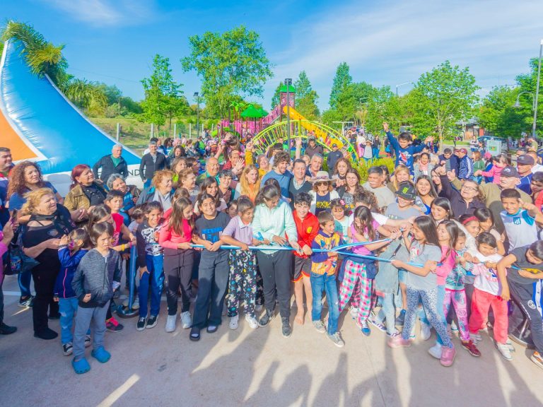 Andreotti encabezó el acto de Inauguración del Nuevo Parque Gilardoni en Barrio Villa Jardín