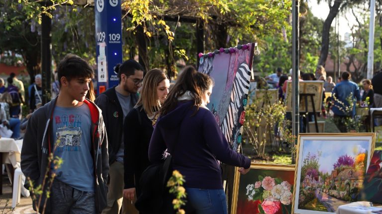 Exposición de arte en Carapachay