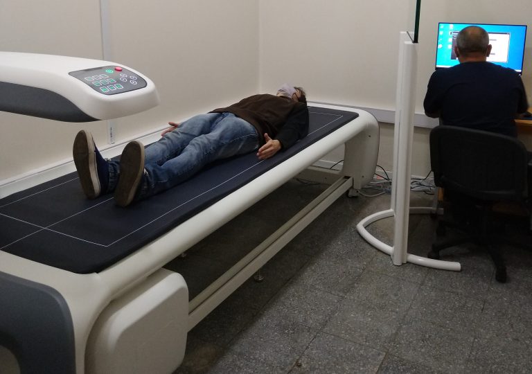 Equipamiento para el Hospital Houssay