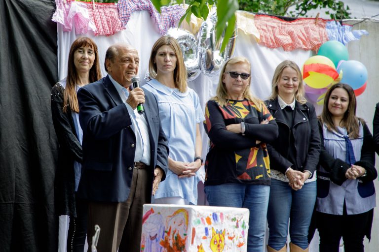 Festejos por un aniversario de jardín de infantes en Berazategui
