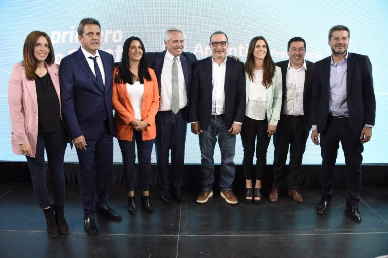 Alberto Fernández presentó en Malvinas Argentinas el nuevo esquema de subsidios de luz y gas para los clubes de barrio