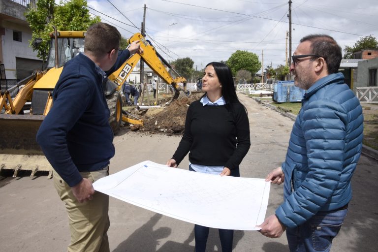 Avanza en Villa de Mayo la obra de la red de tendido cloacal