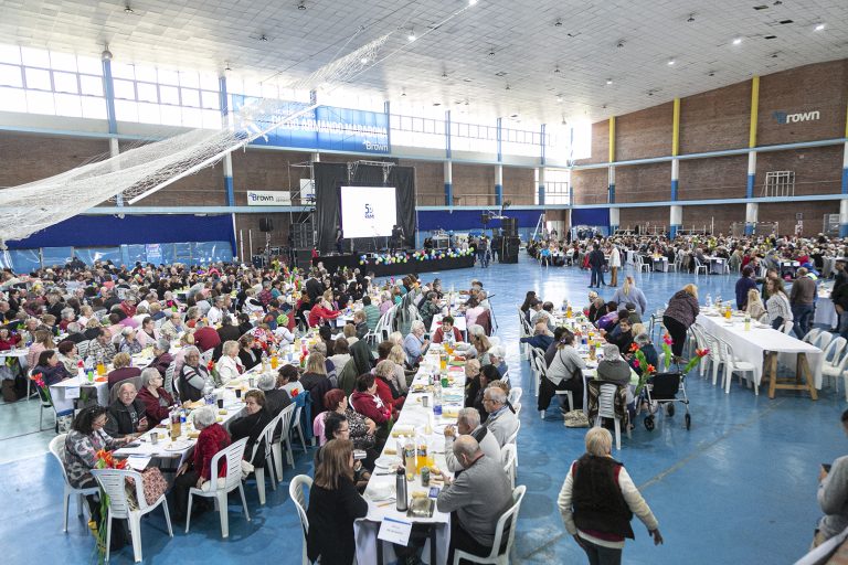 Festejos con abuelos en Ministro Rivadavia