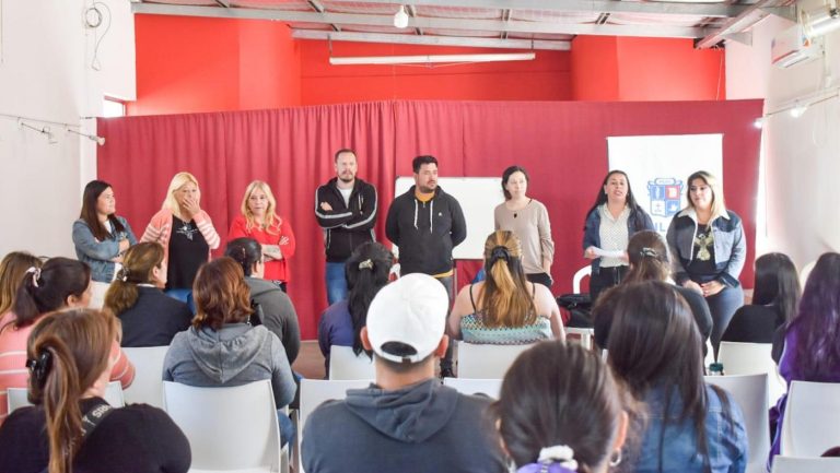 Pilar suma diplomaturas con el foco en la economía popular