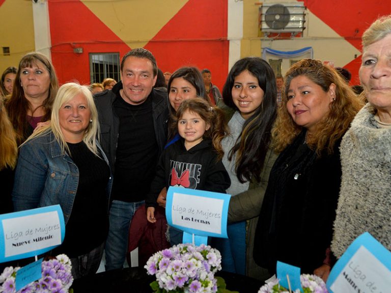 Distinguen a la Liga de Mujeres en Varela