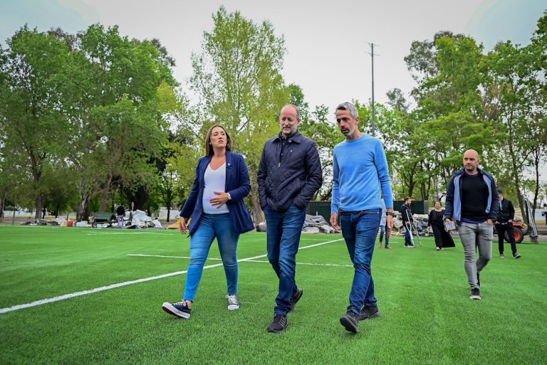 Avanza la construcción de una cancha de rugby en el Parque Eva Perón de Lomas de Zamora