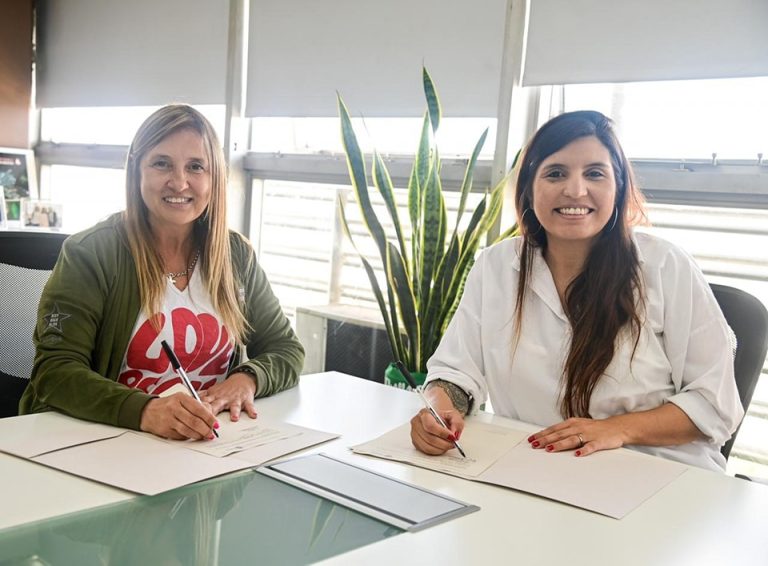 Karina Menéndez firmó convenios para avanzar en políticas ambientales en Merlo