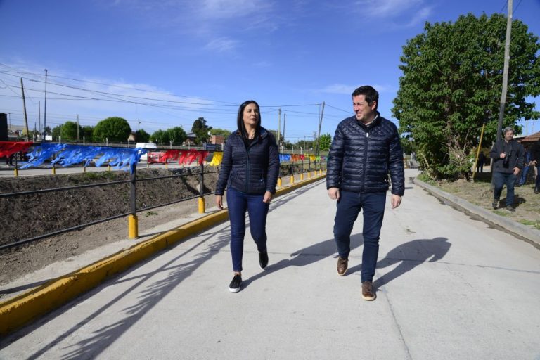 Nardini y Correa inauguraron obras en Malvinas Argentinas