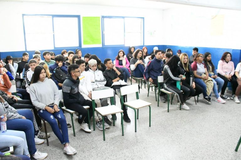 Llevaron adelante un taller sobre violencia de género en escuelas de Merlo