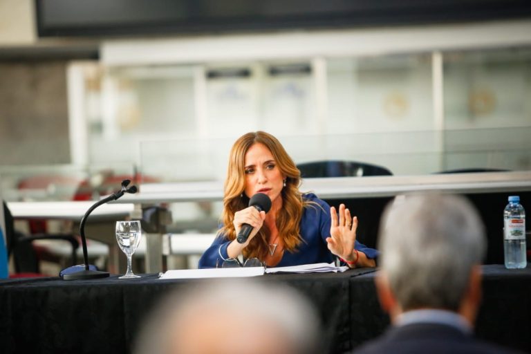 Tolosa Paz, a los movimientos sociales: “Jamás me van a encontrar alejada del diálogo”