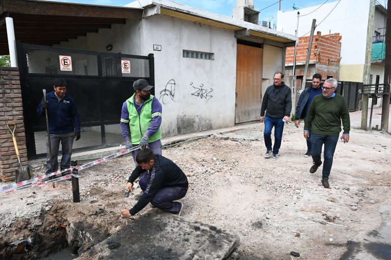 Zamora supervisó en Benavídez el Plan de Veredas Comerciales
