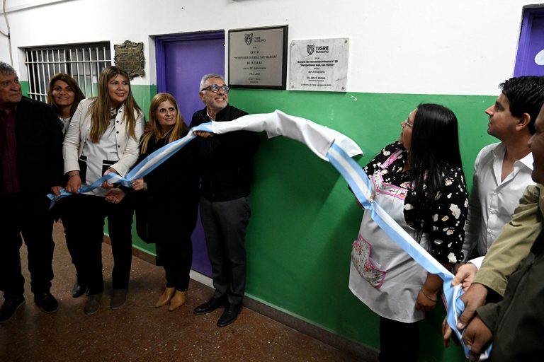 Zamora acompañó el festejo del 60° aniversario de la Escuela Primaria N°35 de El Talar