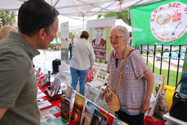 Feria del Libro en Esteban Echeverría