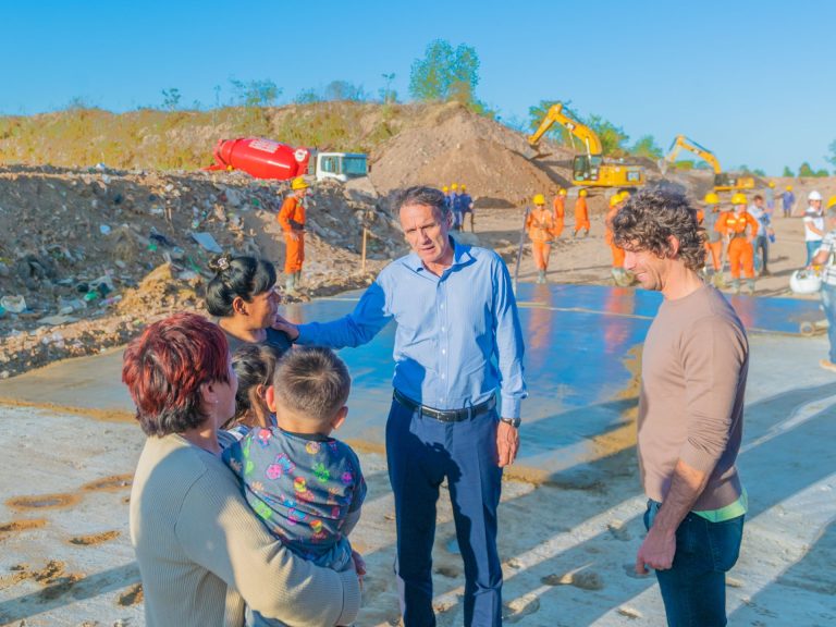 Andreotti y Katopodis recorrieron la obra de apertura y conexión de la calle Maipú