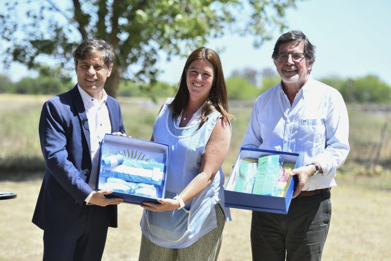 Kicillof inauguró un jardín de infantes en Mercedes