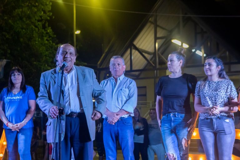 Festejo por un nuevo aniversario de Villa España