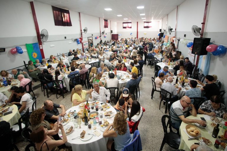 Almuerzo a beneficio al Hospital Evita Pueblo