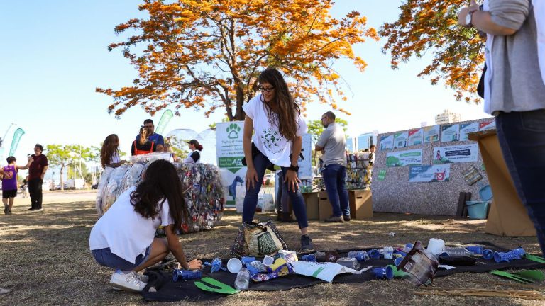 Festival ambiental en el Paseo de la Costa