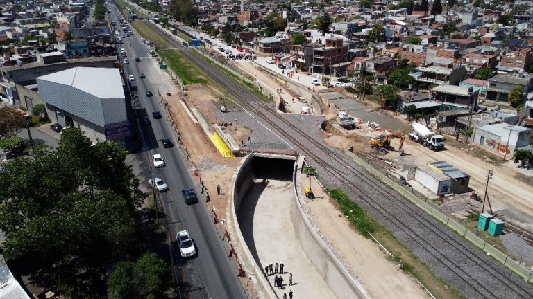 Espinoza supervisó la obra del Paso Bajo Nivel en Laferrere