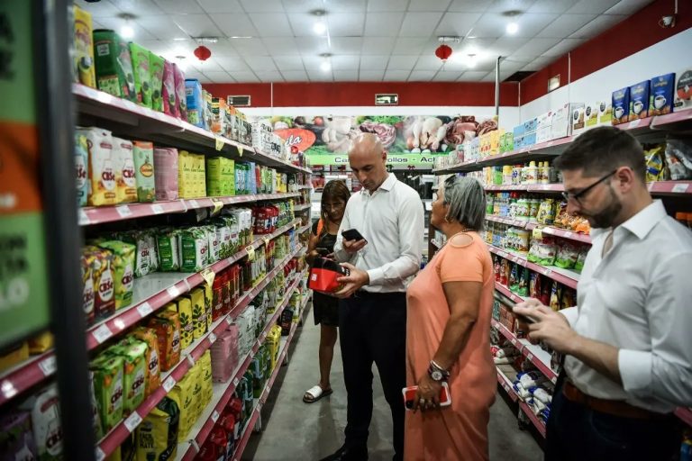 Escobar fiscaliza que se cumpla con los Precios Justos