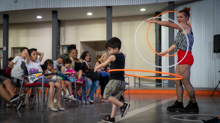 En Avellaneda se celebró “La Noche de la Cultura Popular”