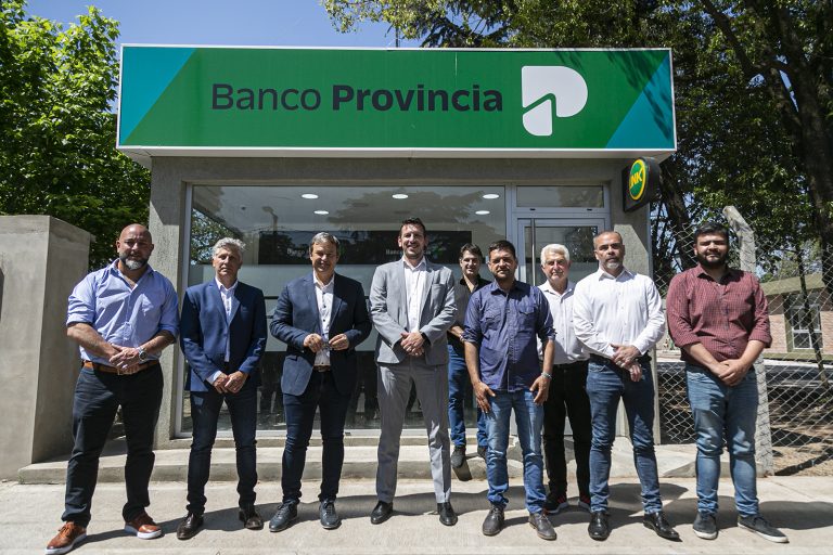 Instalan cajeros automáticos en Ministro Rivadavia