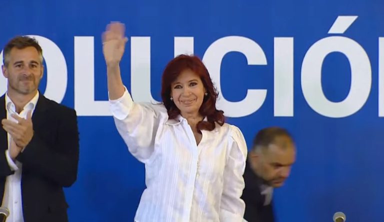 Cristina Fernández de Kirchner: “Es necesaria una suma fija para el salario de los trabajadores”