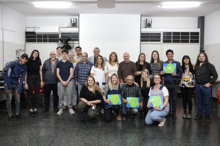 Las escuelas de Avellaneda recibieron subsidios por un total de 128 millones de pesos