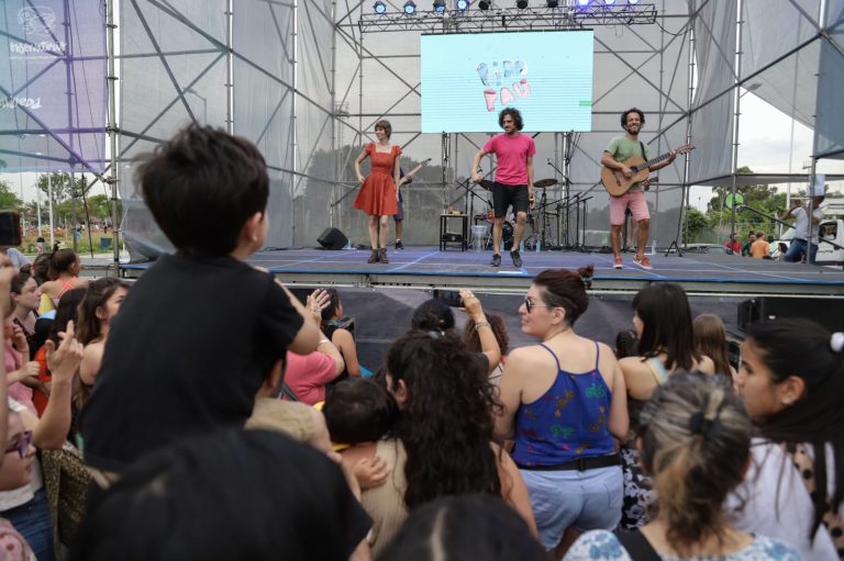 Festival Mundialista de los Derechos de las Infancias y Adolescencias en Avellaneda