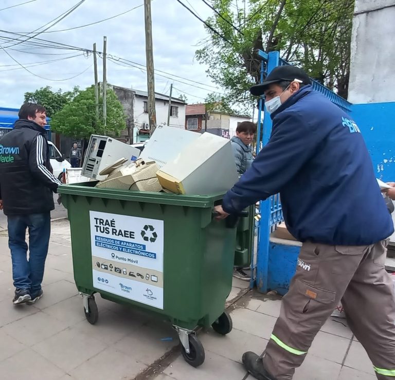 Suman escuelas a la campaña ambiental en Brown