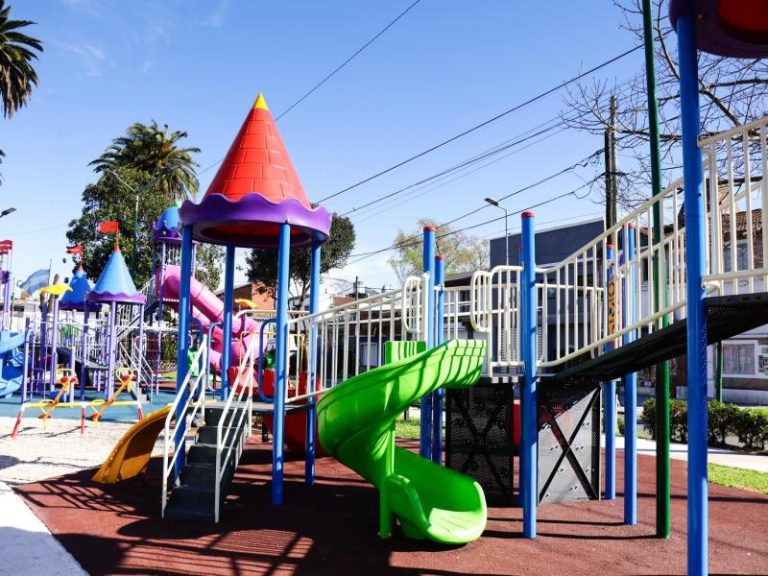El Municipio renovó la Plaza Martel de Banfield Este