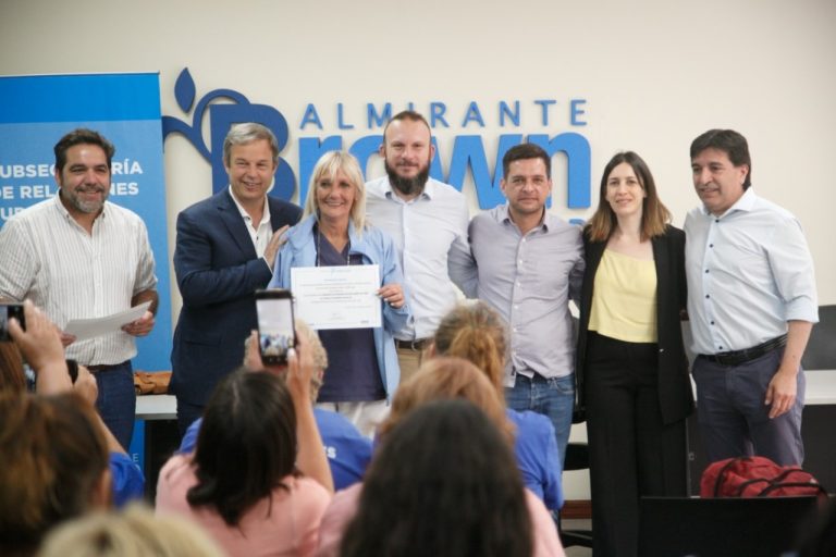 Reconocimiento a promotores de la salud en Brown