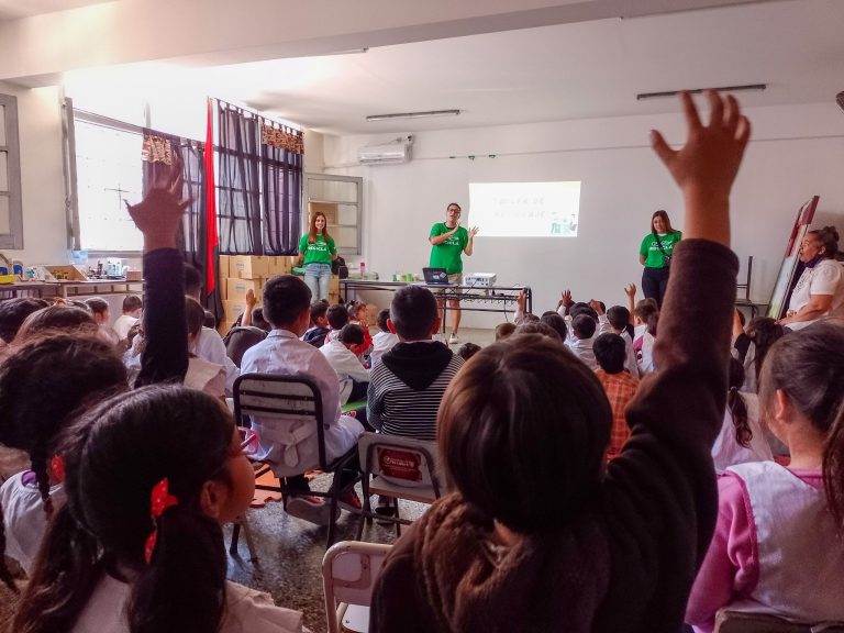 Tigre capacita a alumnos en reciclaje y cuidado ambiental