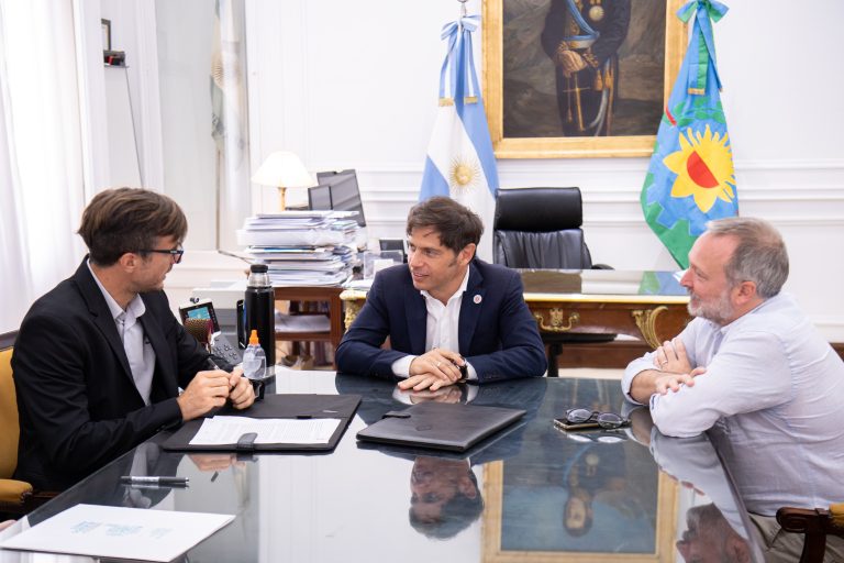 Kicillof y Ghi firmaron convenios para construir 56 viviendas y un nuevo CAPS en Morón