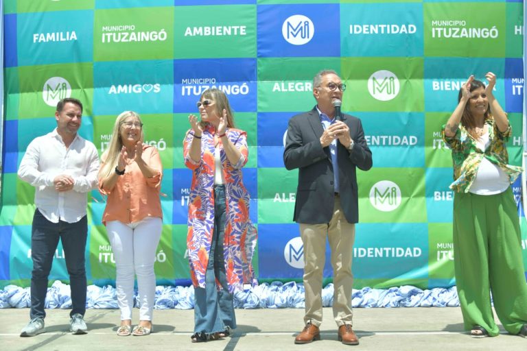 Descalzo y Di Tullio entregaron equipos deportivos en jardines