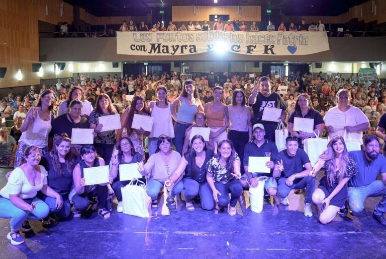 Firman convenios para ayudar a familias vulnerables en Quilmes