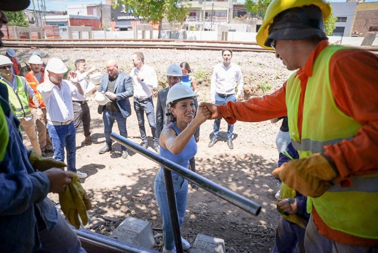 Mayra Mendoza y Marinucci supervisaron la obra de la nueva Estación Intermedia Quilmes Sur