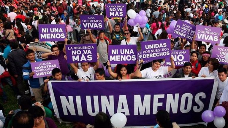 La línea 144 bonaerense recibió 50.000 llamados y atendió 2.000 situaciones de alto riesgo