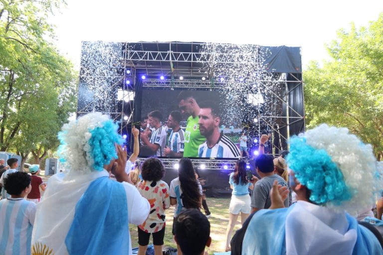 Ubican pantalla gigante en Adrogué para ver a la Selección Argentina