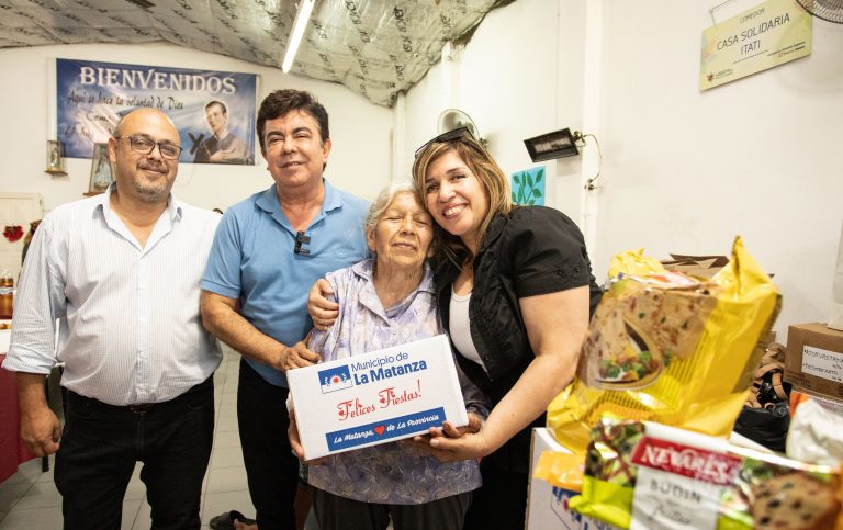 En las vísperas de la Navidad, Fernando Espinoza recorrió comedores de La Matanza