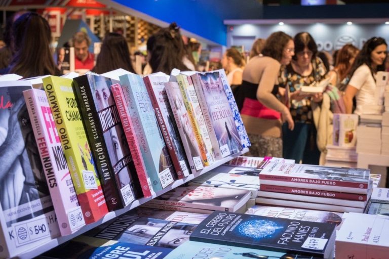 Noche de los libros en Lanús
